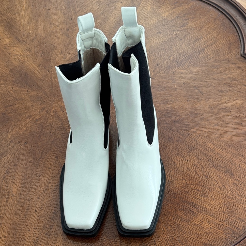 Women’s White Ankle Boots size 38